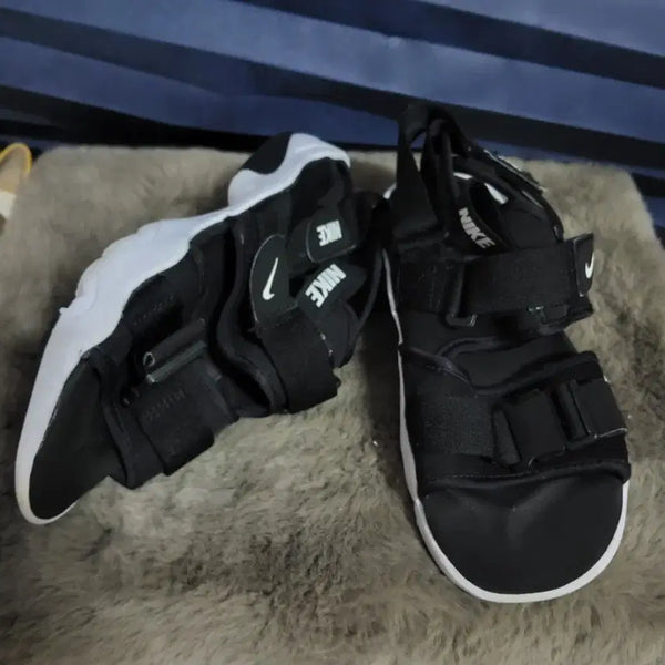[BUNJANG] Nike Canyon Sandals (Size 240) / 나이키 캐년 샌달 240