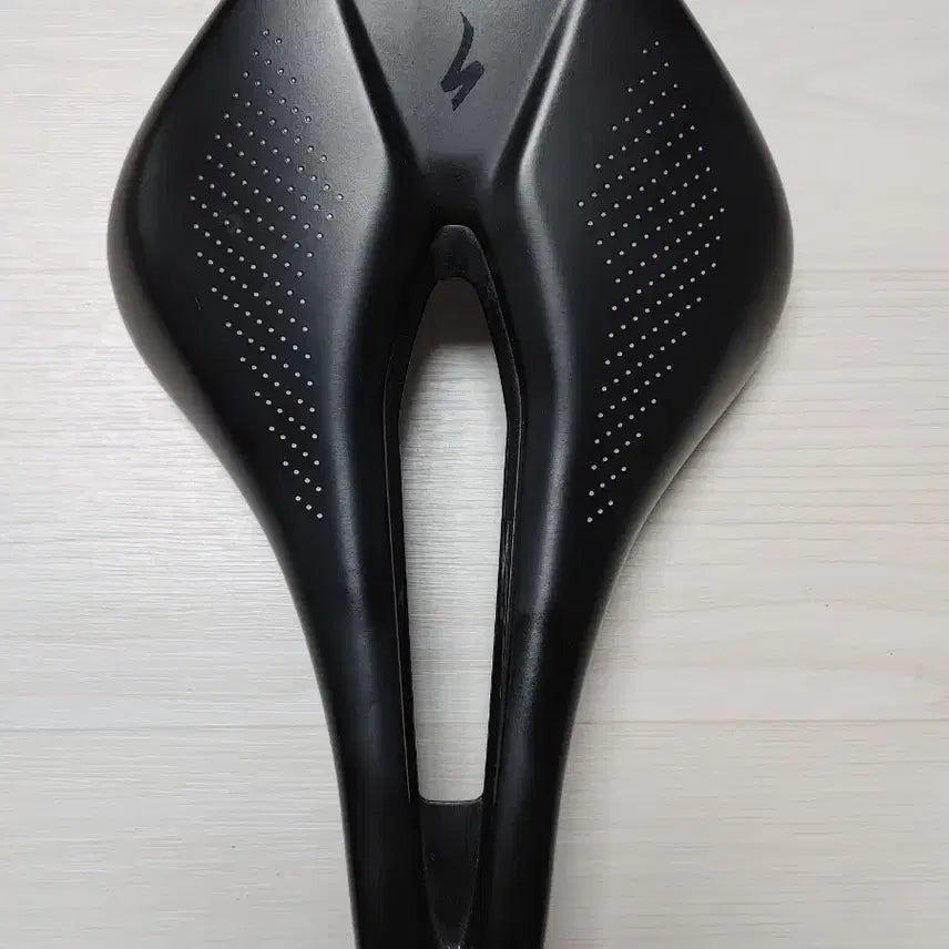 [BUNJANG] Specialized Power Comp Saddle 143mm Black Rail Hollow Titanium / 스페셜라이즈드 파워 콤프 안장 143미리 검정레일 팝니다. (할로우티타늄