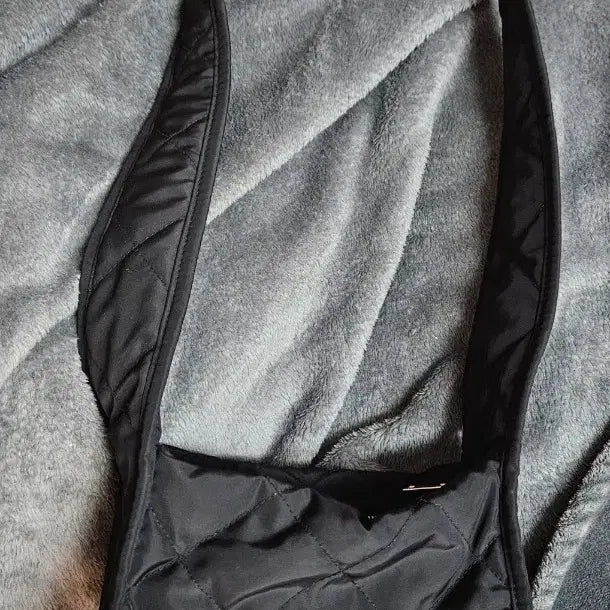 [BUNJANG] COS Mini Diamond Quilted Crossbody Bag / 코스 가방 미니 다이아몬드 퀄티드 크로스백