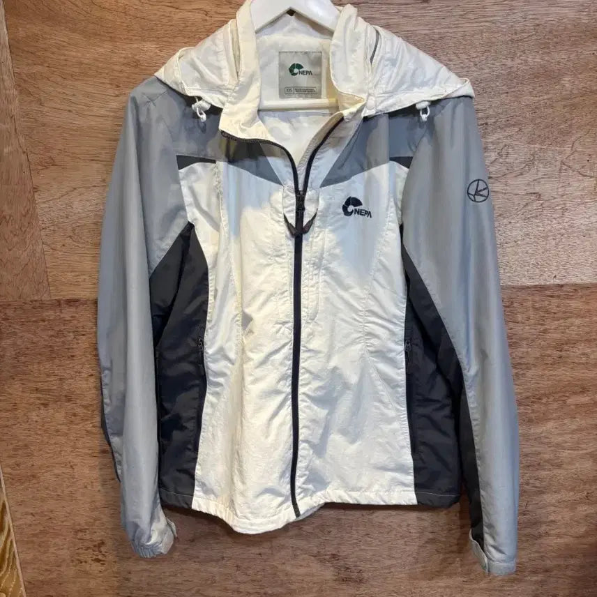 [BUNJANG] NEPA Windbreaker Jacket Size 105 / 네파 바람막이 점퍼 105사이즈
