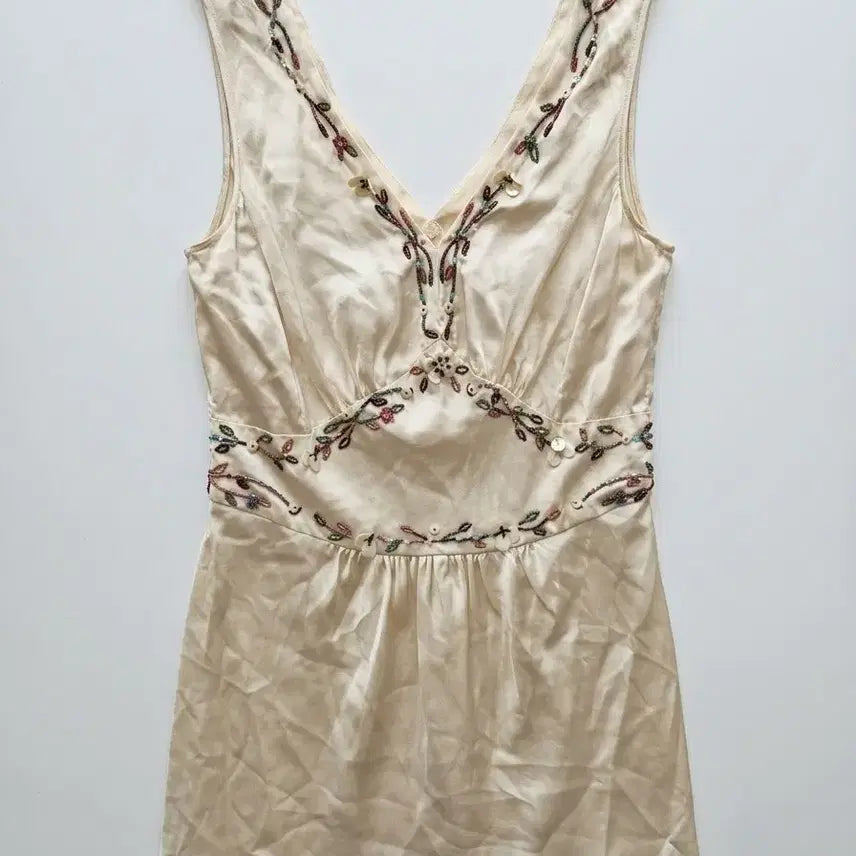 [BUNJANG] Max Mara Silk Dress with Bead Embellishments Size 40 / 막스마라 비즈 장식 실크 원피스 40사이즈
