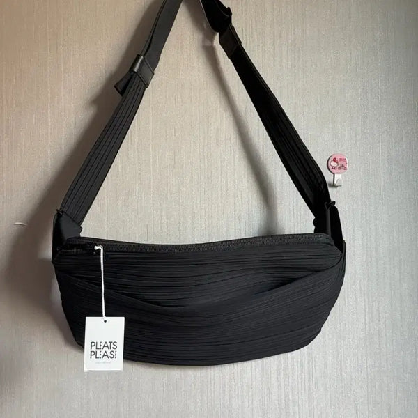 [BUNJANG] Issey Miyake Pleats Please Messenger Bag Crossbody Bag / 이세이미야케 플리츠플리즈 메신저백 크로스백