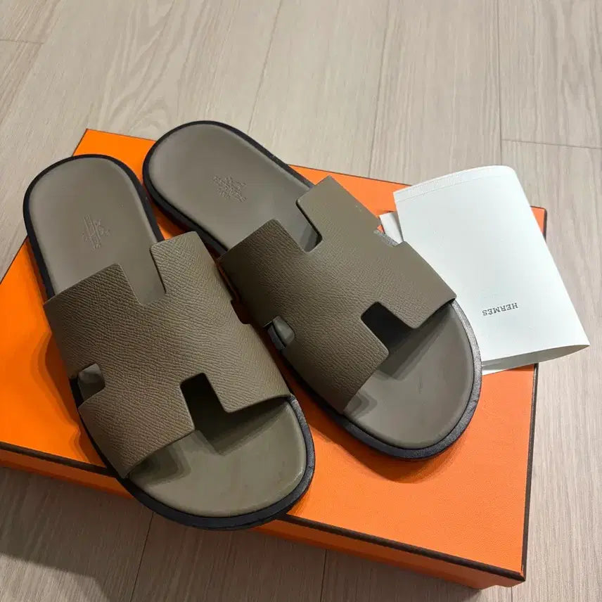 [BUNJANG] Hermes Izmir 42.5 Etoupe Leather Sandals / 이즈미르 42.5 에토프 판매
