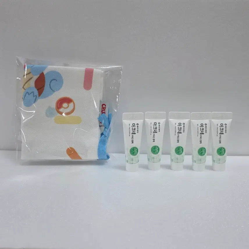[BUNJANG] Pokemon Squirtle Pouch with Dong-A Pharmaceutical Acne Pro Gel Mini Set / 포켓몬 꼬부기 파우치 + 동아제약 아크네 프로 겔제