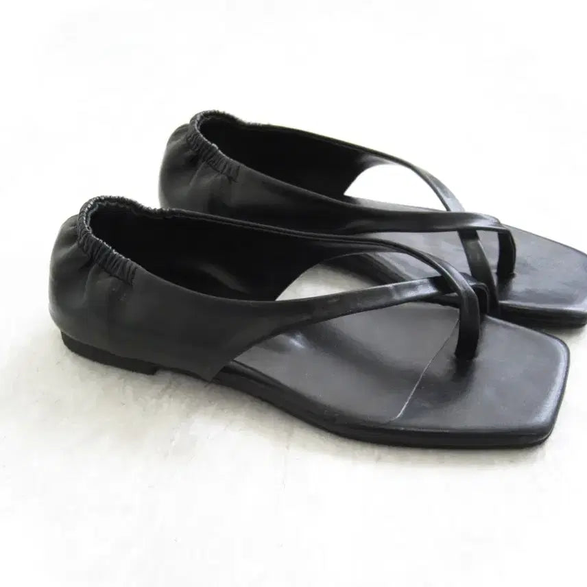 [BUNJANG] Kyeo Jjori Sandals (Size 235/240) / kyeo 쪼리샌들 235