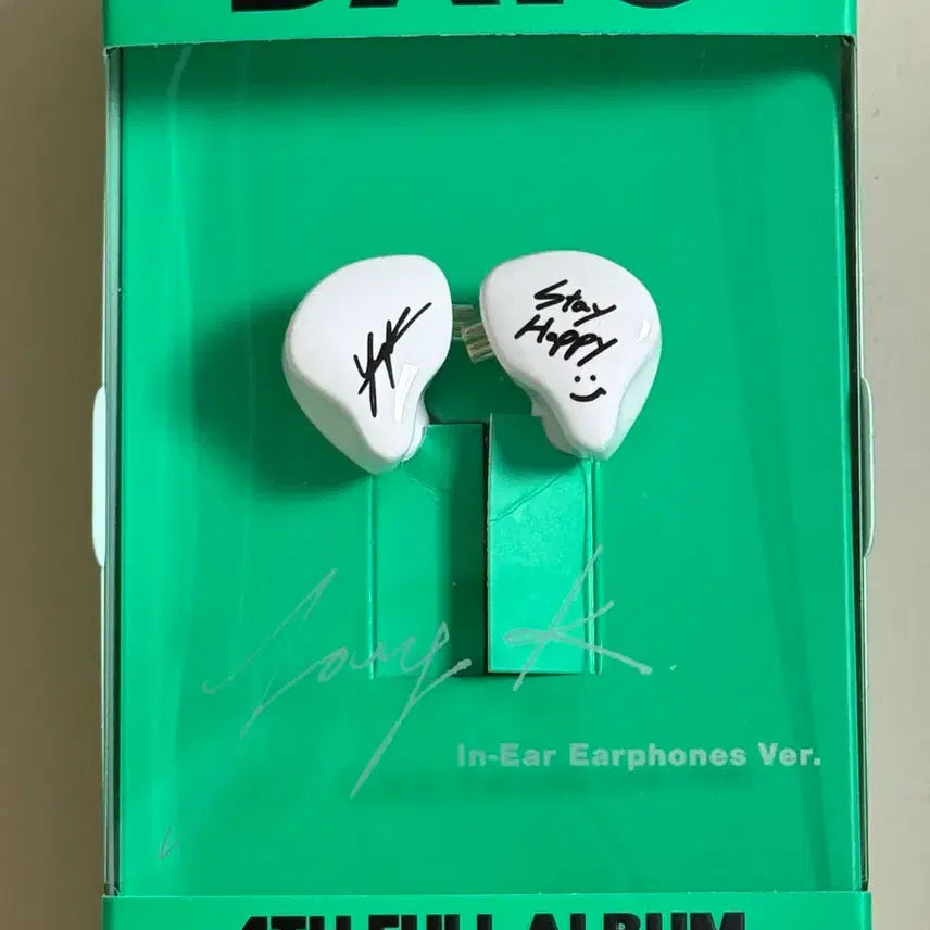 [BUNJANG] DAY6 Young K Decade Earphone Case (Unsealed) / 영케이 데케이드 이어폰반