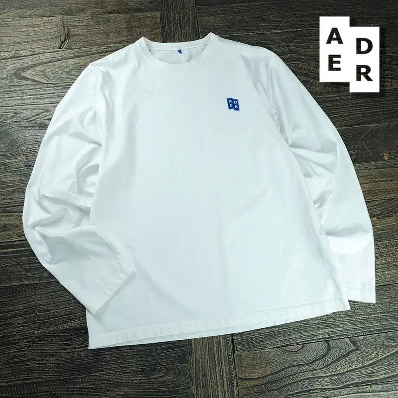 [BUNJANG] Ader Error Logo Patch Oversized Long Sleeve T-Shirt White / 아더에러 로고 패치 오버핏 롱슬리브 긴팔티 화이트 P01859