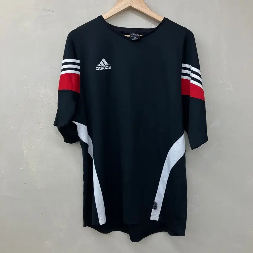 [BUNJANG] Adidas Short Sleeve T-Shirt Black Red White Size 110 / 아디다스 반팔 티셔츠 블랙 레드 화이트 110