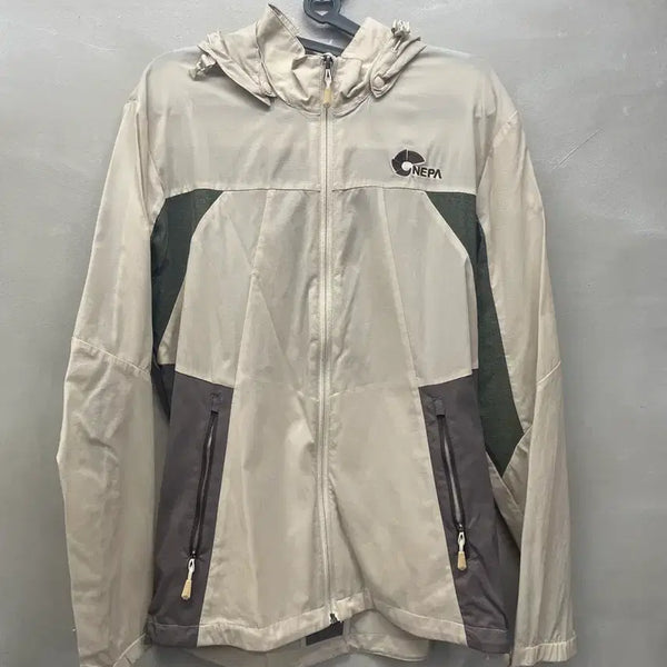[BUNJANG] Nepa Windbreaker Jumper Beige/Khaki Size 95 / 네파 바람막이 점퍼 베이지/카키 95