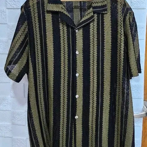[BUNJANG] Vintage Stripe Pattern Knit Short Sleeve Shirt / 빈티지 스트라이프 패턴 니트 반팔 셔츠