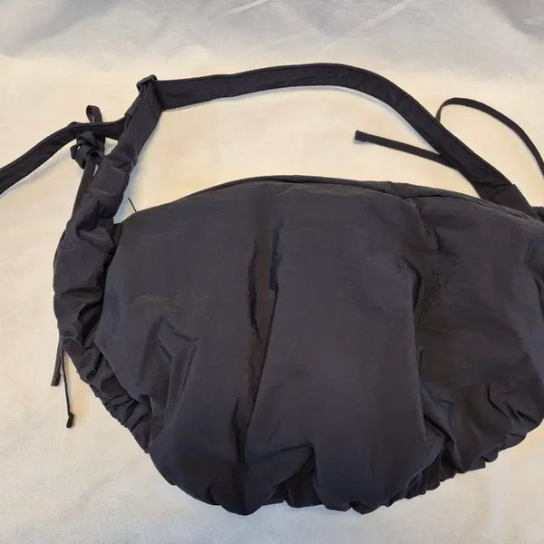 [BUNJANG] COS Canopy Crossbody Bag Black / COS 코스 캐노피 크로스바디백