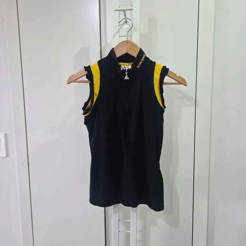 [BUNJANG] Le Coq Sportif Sleeveless Half-Zip Vest Black Yellow / 르꼬끄 스포르티브 민소매 반집업 블랙 옐로우