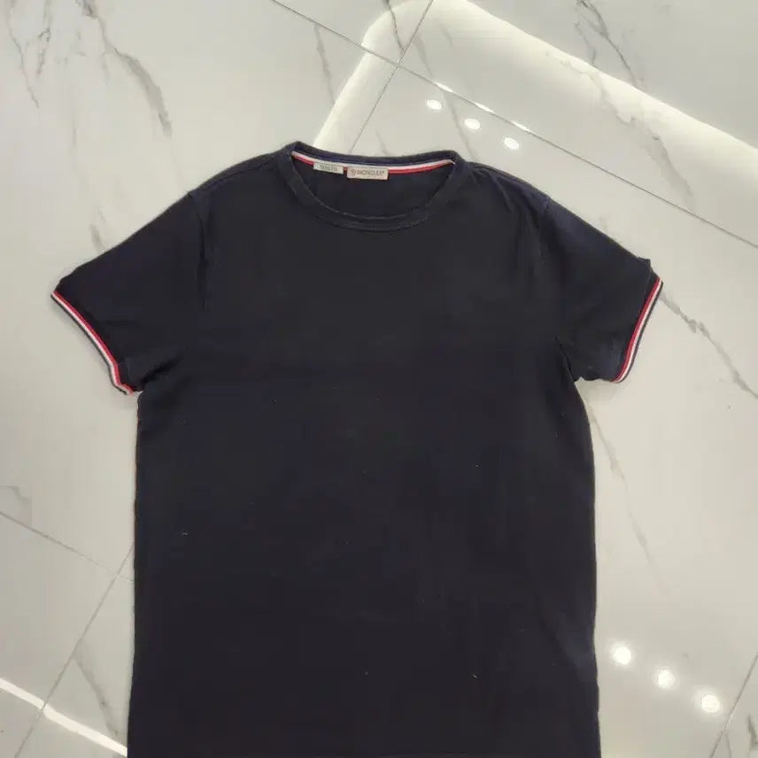 [BUNJANG] Moncler Slim Fit Short Sleeve T-Shirt Black Size S / 몽클레르 슬림핏반팔 블랙 S(남여공용)