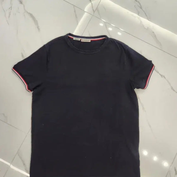 [BUNJANG] Moncler Slim Fit Short Sleeve T-Shirt Black Size S / 몽클레르 슬림핏반팔 블랙 S(남여공용)
