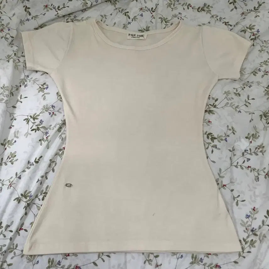 [BUNJANG] Pale Jade Bella Basic Round Neck T-Shirt Cream / 페일제이드 벨라 베이직 라운드넥티 / 크림, 2