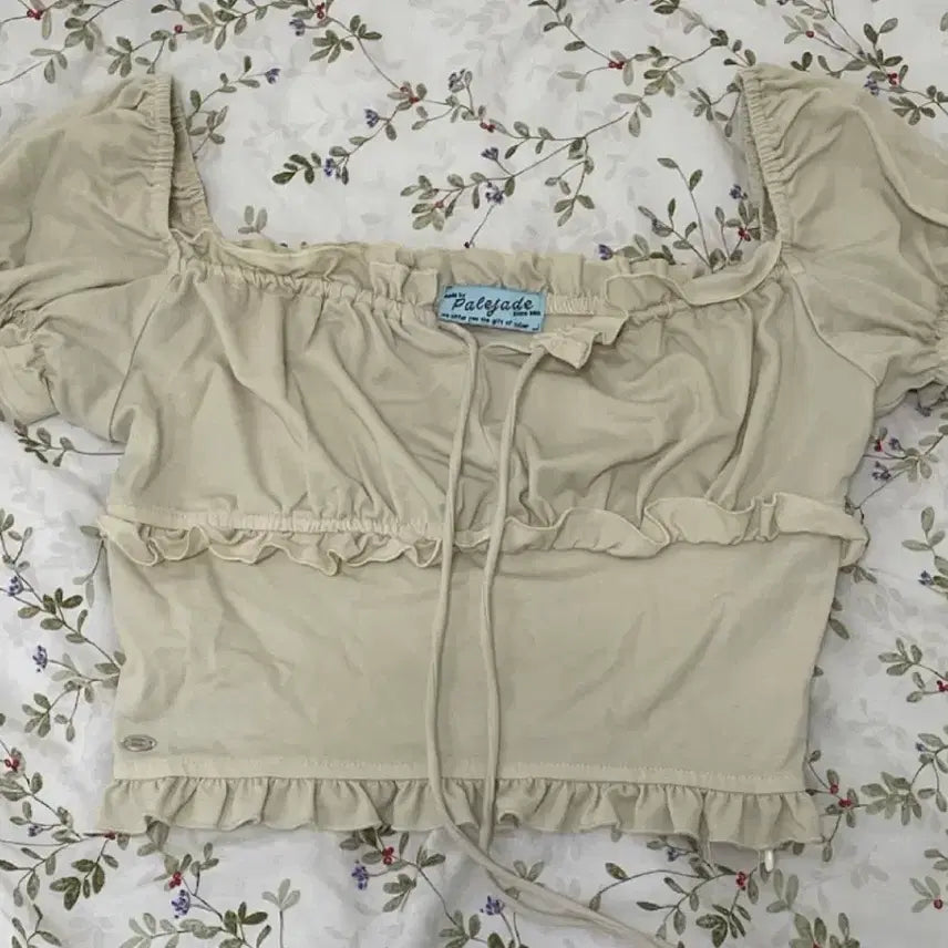 [BUNJANG] Pale Jade Cropped Puff Blouse Cream M / 페일제이드 크롭 퍼프 블라우스 / 크림, M