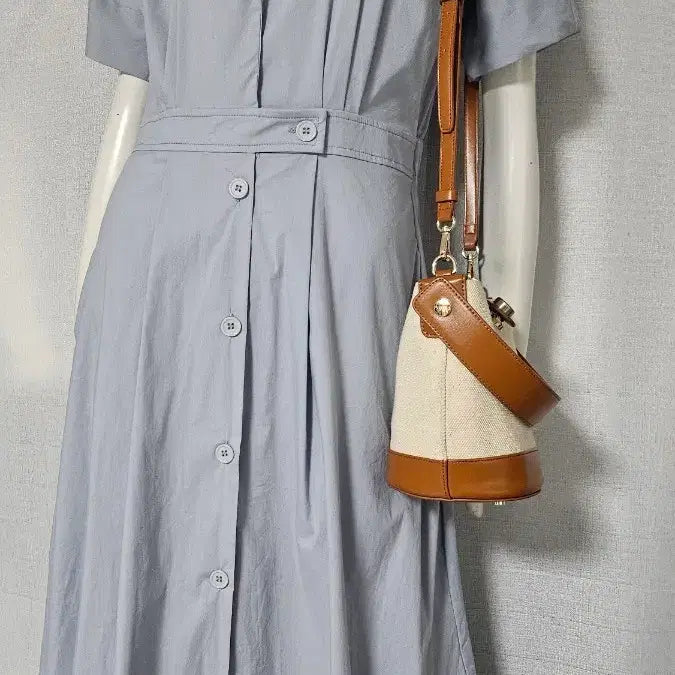 [BUNJANG] Light Blue Long Dress with Button Back Waistband and Pockets / 단추 뒤 허리 밴드 주머니 있는 연하늘 이쁜 롱원피스.
