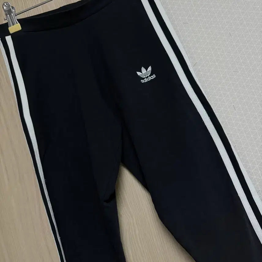 [BUNJANG] Adidas Three-Stripes Leggings (XS) / 아디다스 삼선 레깅스(xs)