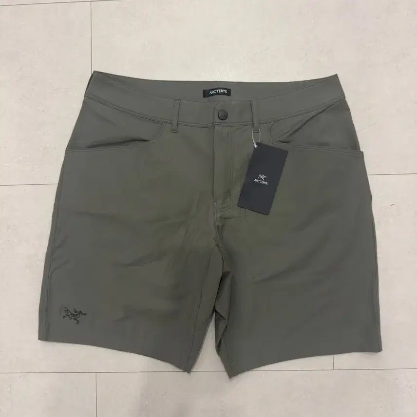 [BUNJANG] Arc'teryx Khaki Shorts / 아크테릭스 반바지 카키