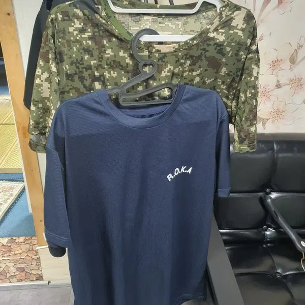 [BUNJANG] ROKA Navy/Camo Half Sleeve T-Shirt Set / ROKA 티셔츠 네이비/카모 반팔  두벌가격