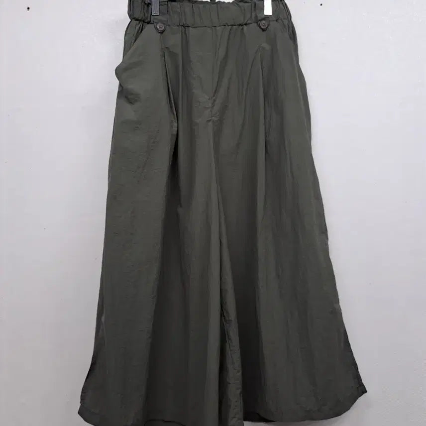 [BUNJANG] Khaki Single-Layer Skirt Pants M / 홑겹 치마바지M