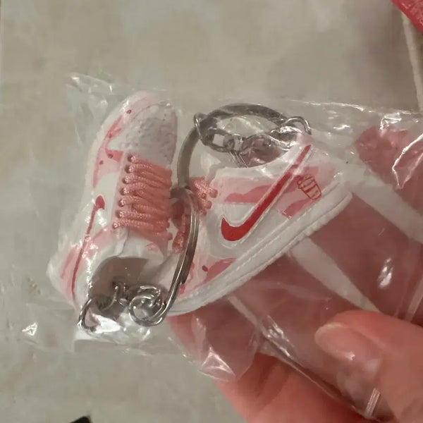 [BUNJANG] Nike Shoe Keychain (Strawberry Milk) / 나이키 신발 키링(딸기우유)