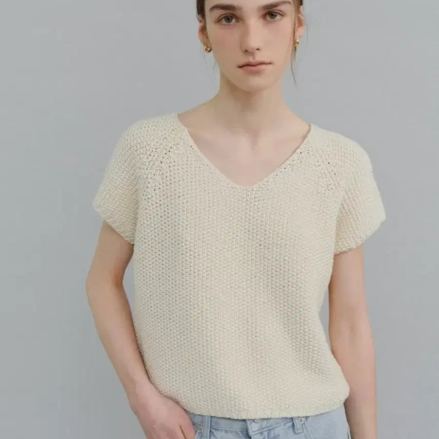 [BUNJANG] URAGO Cap Sleeve V-Neck Knit / 유라고 캡 슬리브 브이넥 니트