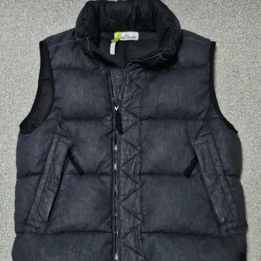 [BUNJANG] Stone Island Lino Reggiano TC Patch Padded Vest - Size M / [M 사이즈] 스톤아일랜드 리노 레지나토 TC 와펜 패딩 조끼