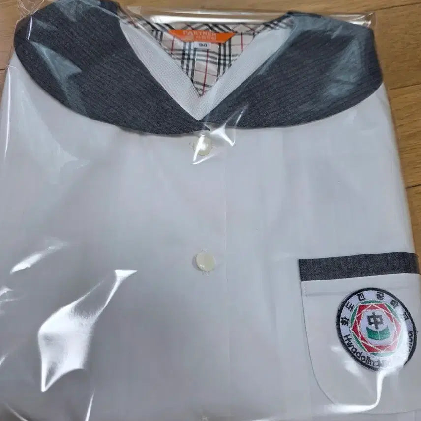 [BUNJANG] Hwadojin Middle School Summer Blouse (Size 95) / 예쁜 여자교복 하복교복 블라우스 단품(95, 화도진중)