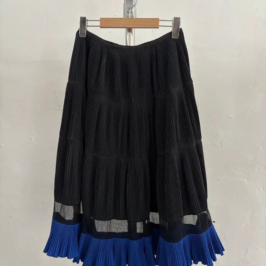[BUNJANG] TOGA PULLA Taffeta Skirt / TOGA PULLA 토가 풀라 태피터 스커트