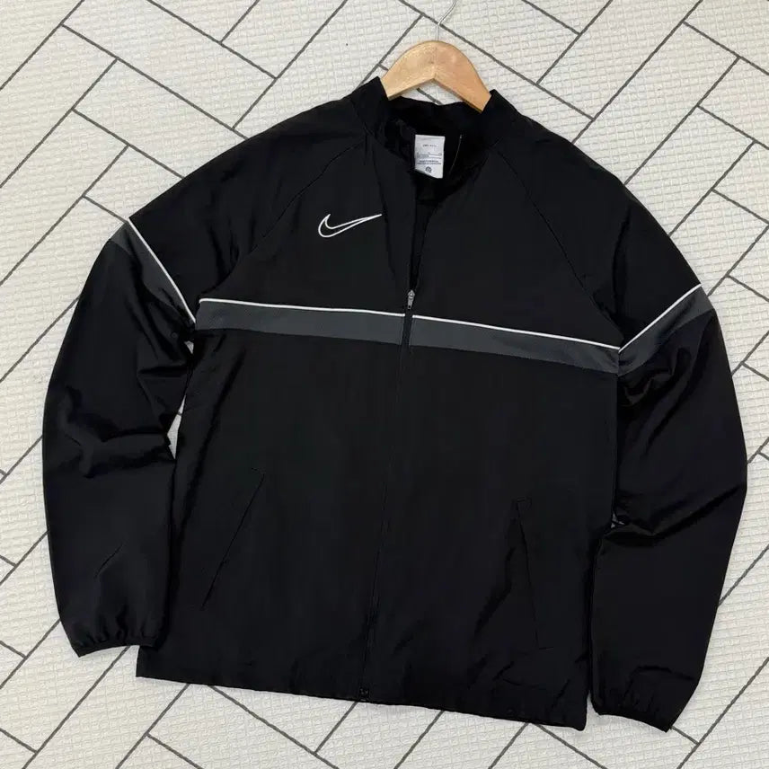 [BUNJANG] Nike Windbreaker Black / 키즈 XL (여성O) / 나이키 바람막이 블랙