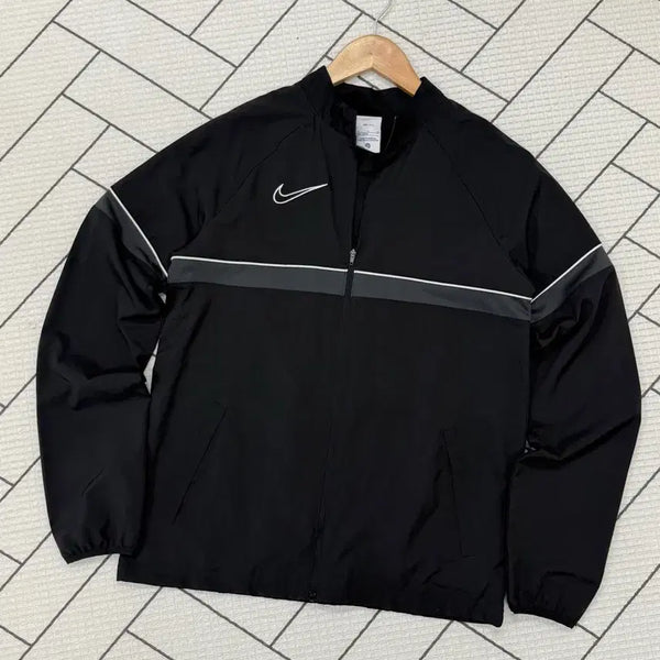 [BUNJANG] Nike Windbreaker Black / 키즈 XL (여성O) / 나이키 바람막이 블랙
