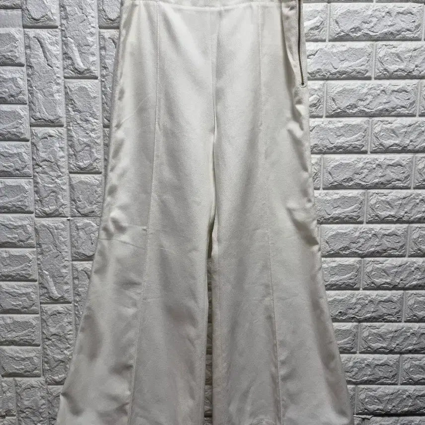 [BUNJANG] Earl Grey People Wide Semi-Flare Slacks White / 얼그레이피플 와이드세미나팔 슬랙스 화이트