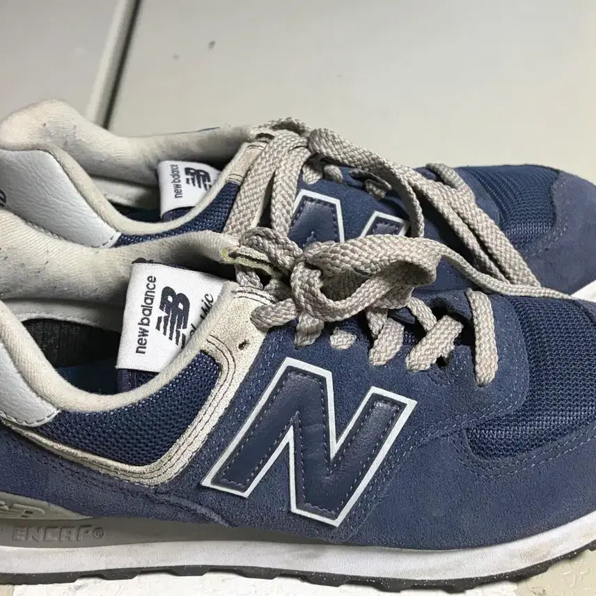 [BUNJANG] New Balance 574 Navy Sneakers / 뉴발란스 574 네이비