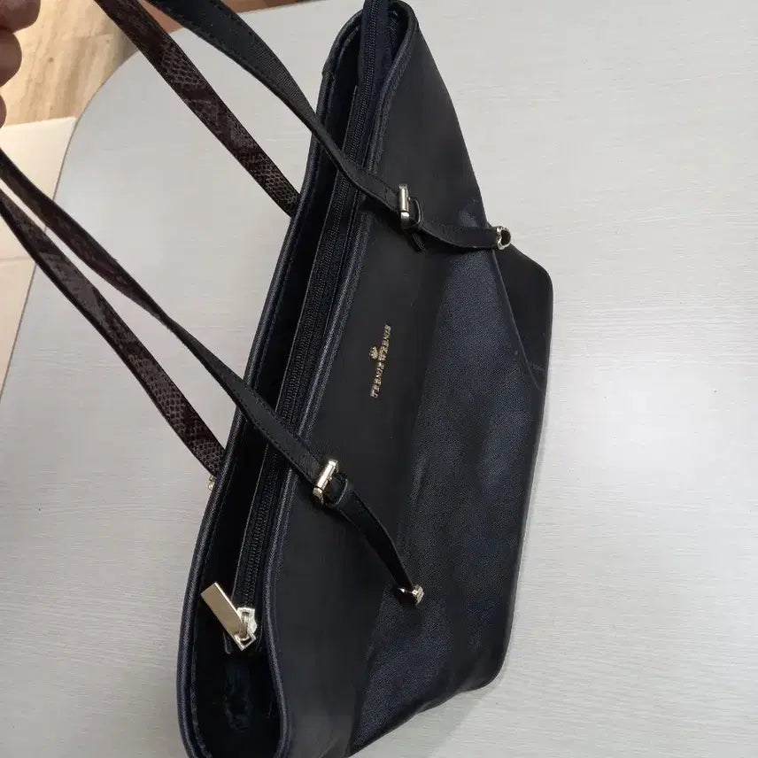 [BUNJANG] TEENIE WEENIE Faux Leather Shoulder Bag Black / TEENIE WEENIE 인조가죽 숄더백 블랙