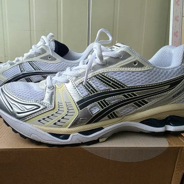 [BUNJANG] Asics Gel-Kayano 14 White Silver (White Midnight) 285 / 아식스 젤 카야노 14 화이트 실버 285 (화이트 미드나이트)