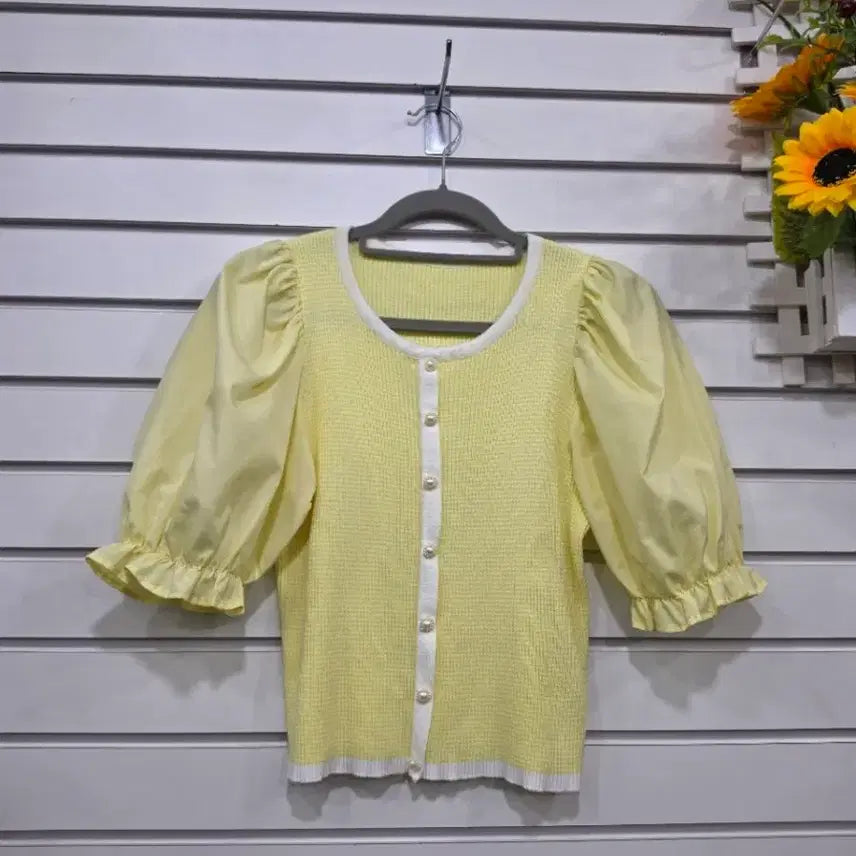 [BUNJANG] Yellow Puff Sleeve Knit Top / #여성의류화사한 옐로우 컬러의 퍼프 소매 니트티