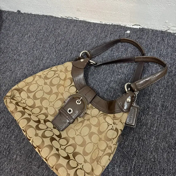 [BUNJANG] Coach Signature Buckle Shoulder Bag / 코치 시그니처 버클 핸드백