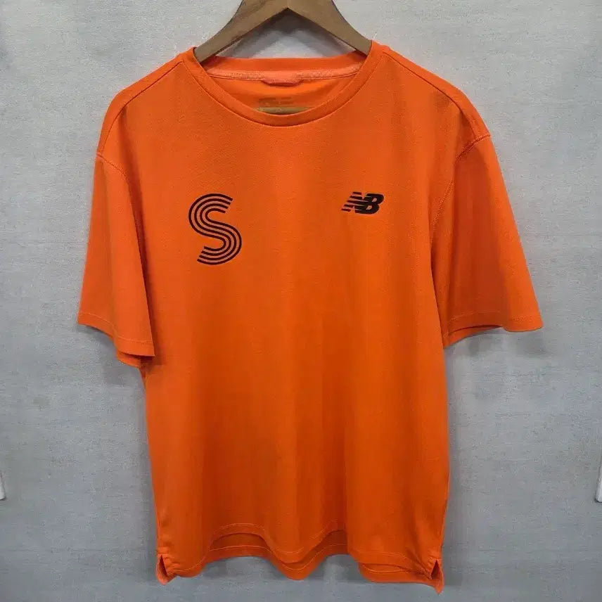 [BUNJANG] New Balance JTBC 2023 Seoul Marathon Performance Short Sleeve T-Shirt Size 110 / 뉴발란스 jtbc 2023 서울 마라톤 기능성 반팔 110