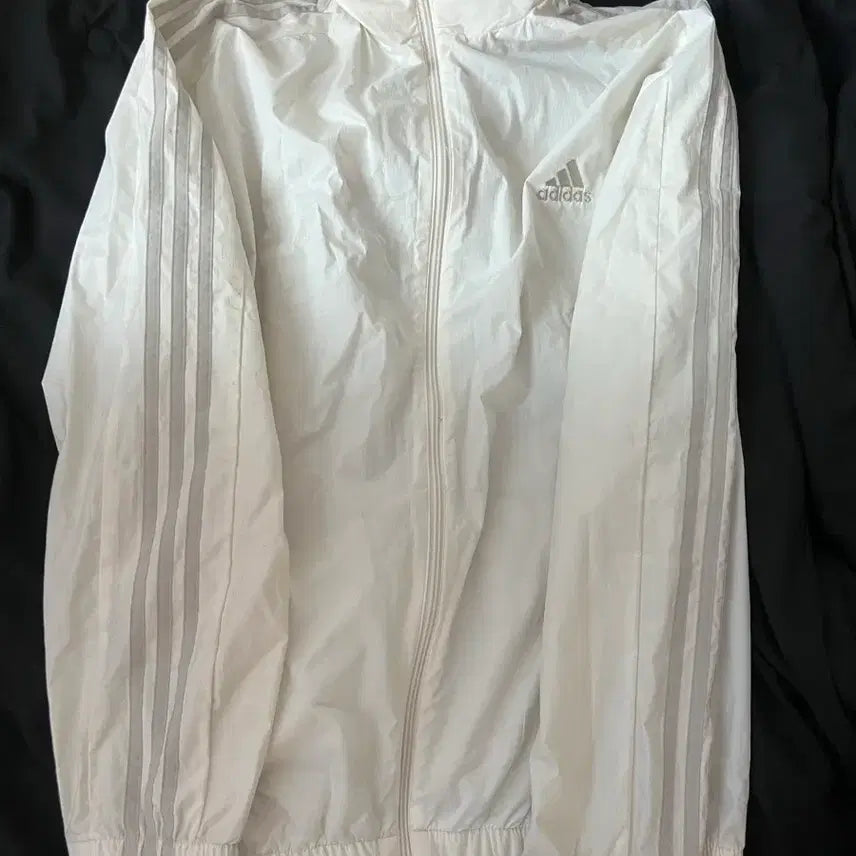 [BUNJANG] Adidas Cream Windbreaker / 아디다스 크림색 바람막이