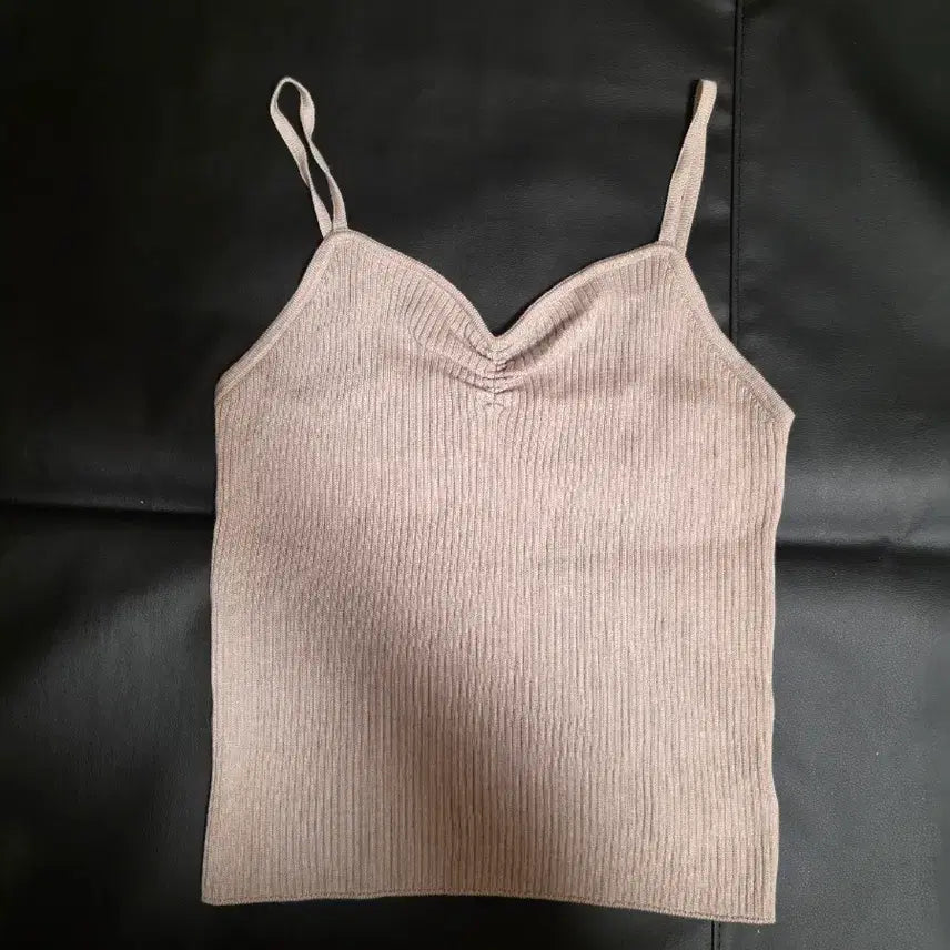 [BUNJANG] For Your Eyes Only Heartneck Ribbed Knit Sleeveless Top (Beige/Brown, Free Size) / 여성 여자Free - 포 유어 아이즈온리 모아르 니트 슬리브리스나시민소매