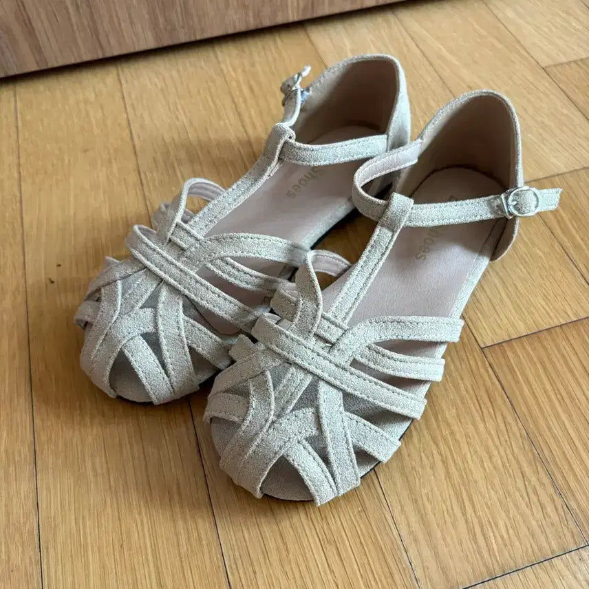 [BUNJANG] Suede T-Strap Sandals Beige / 220-225 새상품 스웨이드 T스트랩 샌들 베이지