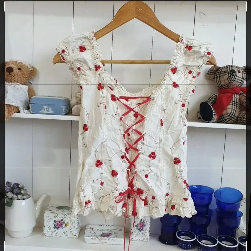 [BUNJANG] Peach John Cherry Embroidery Corset Blouse / Peach John(피치존) 체리 자수 코르셋 블라우스