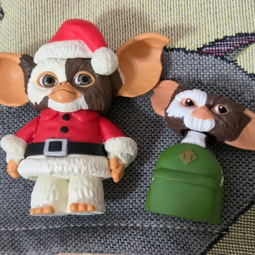 [BUNJANG] Santa Gizmo Figure & Gizmo Bag Gacha Set / 산타 기즈모 피규어, 기즈모 가방 가챠