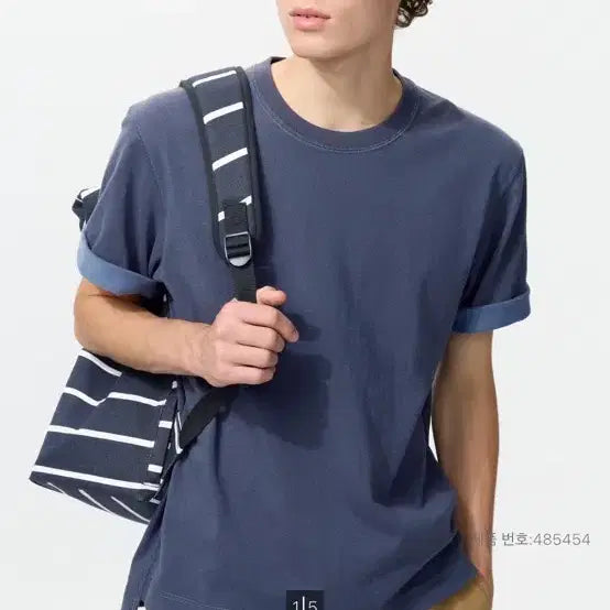 [BUNJANG] Uniqlo JW Anderson Bi-Color T-Shirt Navy XL / 유니클로 jw앤더슨 바이컬러T 반팔 네이비 xl
