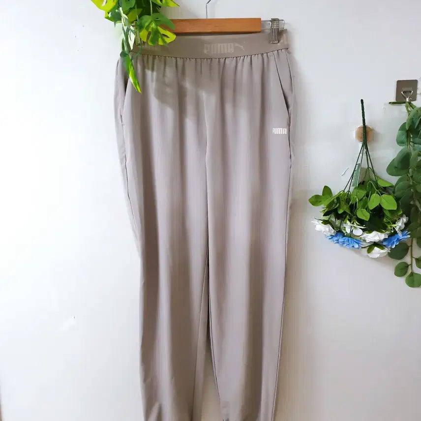 [BUNJANG] Puma 24SS Women's Summer Span Jogger Pants Beige / 퓨마 24ss 여성 여름스판 조거팬츠 L 로고밴딩 베이지