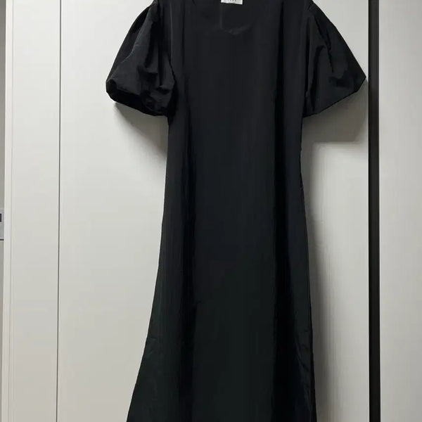 [BUNJANG] Black Balloon Sleeve Midi Dress with Tie Waist / 벌룬 소매 예쁜 원피스