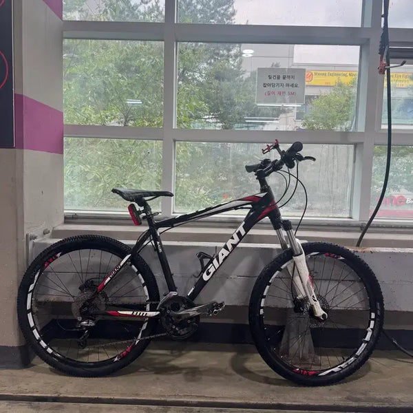 [BUNJANG] GIANT 26-inch MTB Bicycle Black/Red / GIANT MTB 자전거 26인치 블랙/레드