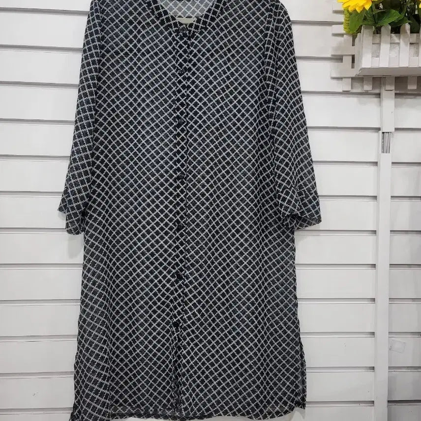 [BUNJANG] Women's Patterned Long Blouse / #여성의류깔끔한 패턴의 롱 블라우스