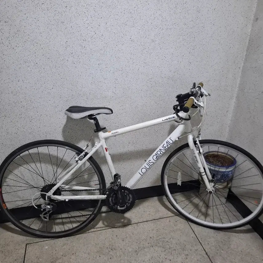 [BUNJANG] Louis Garneau Hybrid Bicycle / 루이가르노  하이브리드 자전거